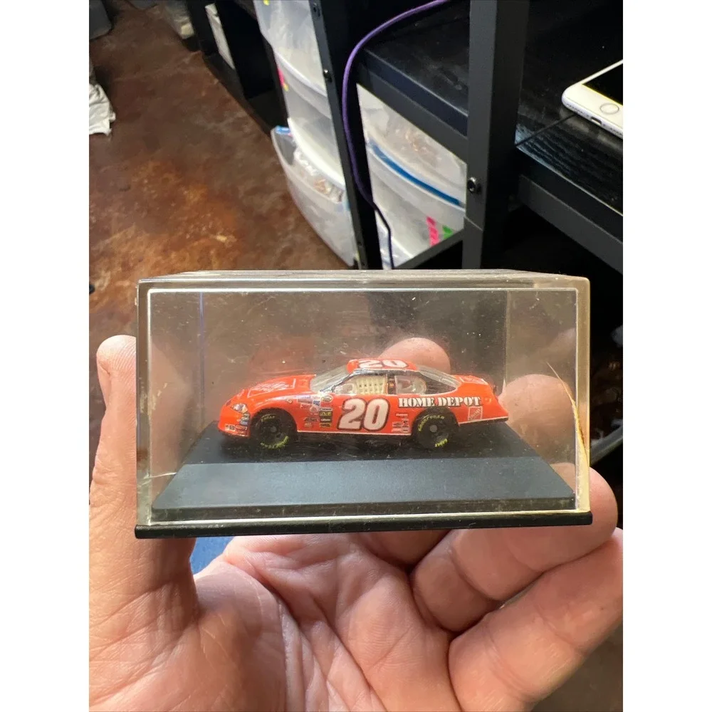Tony Stewart‎ #20 Home Depot 1:87 Die-Cast Nascar